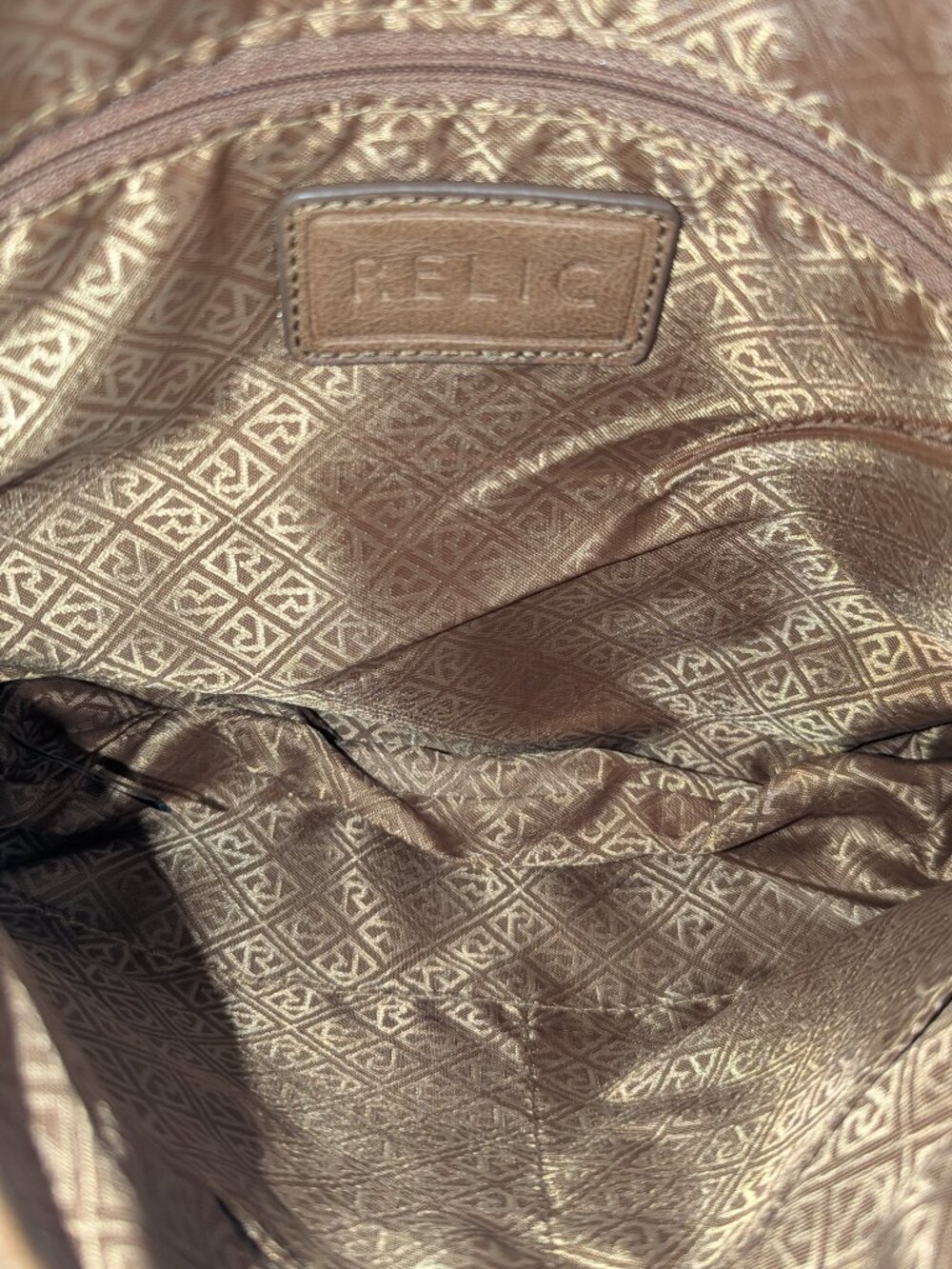 Relic (by Fossil) brown crossbody bag. EUC! - Picture 3 of 6